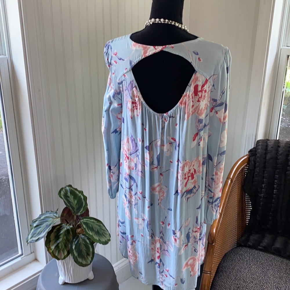 Dress - Picture 2 of 4